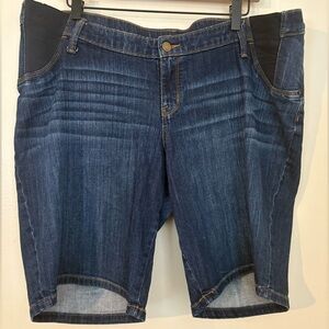 Liz Lange Maternity Bermuda Jean Shorts, Size XL